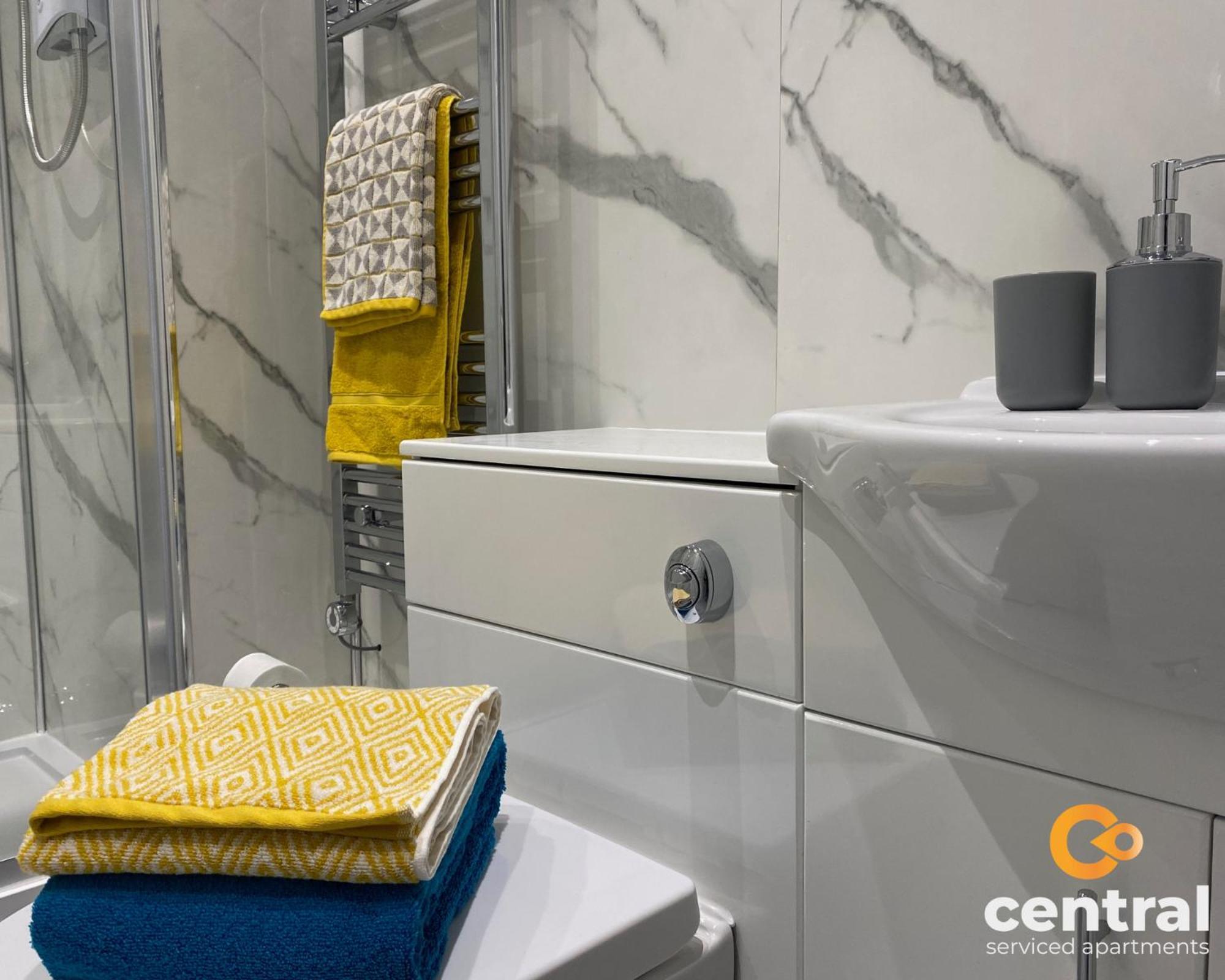 Central Serviced Apartments - Cosy 1 Bedroom - Modern - Close To Transport Links - Quiet Neighbourhood - Fast Wifi - Fully Equipped - Smart Tvs In All Rooms - Monthly Stays Welcome - Free Street Parking - Ideal Relocation To Dundee Accommodation 외부 사진