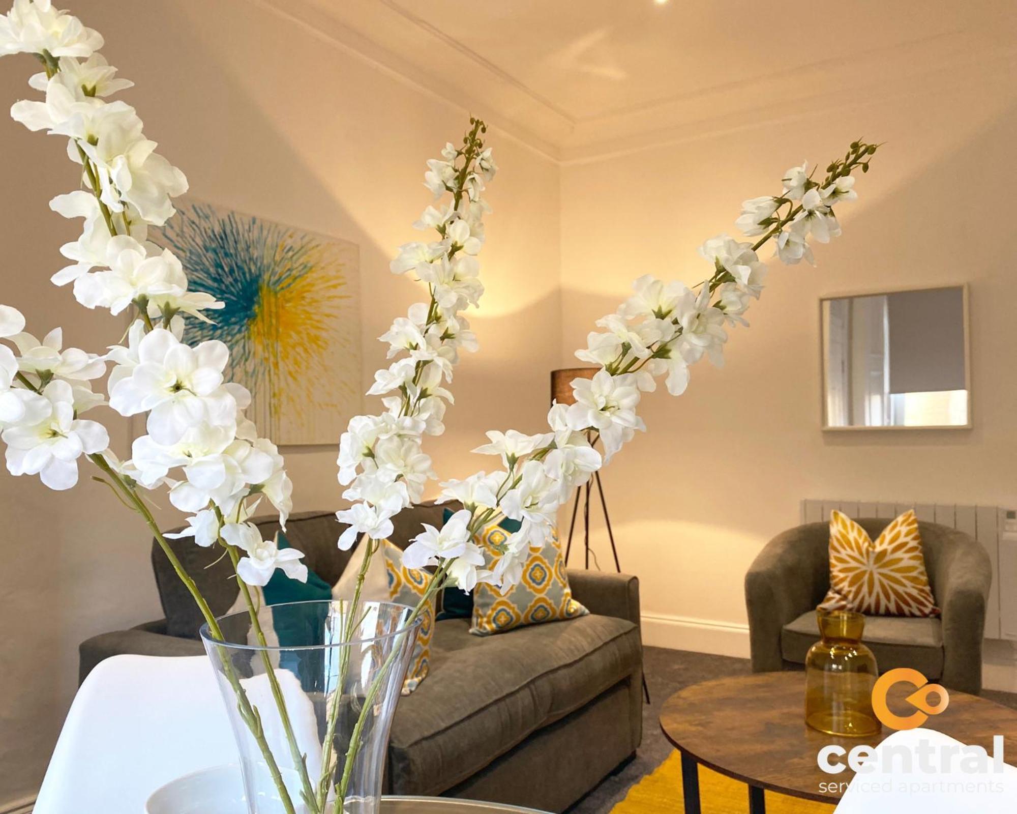 Central Serviced Apartments - Cosy 1 Bedroom - Modern - Close To Transport Links - Quiet Neighbourhood - Fast Wifi - Fully Equipped - Smart Tvs In All Rooms - Monthly Stays Welcome - Free Street Parking - Ideal Relocation To Dundee Accommodation 외부 사진